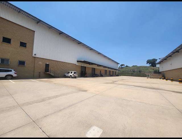 8,617M² FACTORY TO LET IN LONGMEADOW